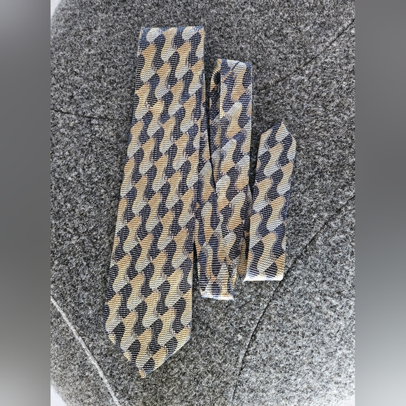 Sung Alfred Sung Silk Tie - Picture 3 of 8